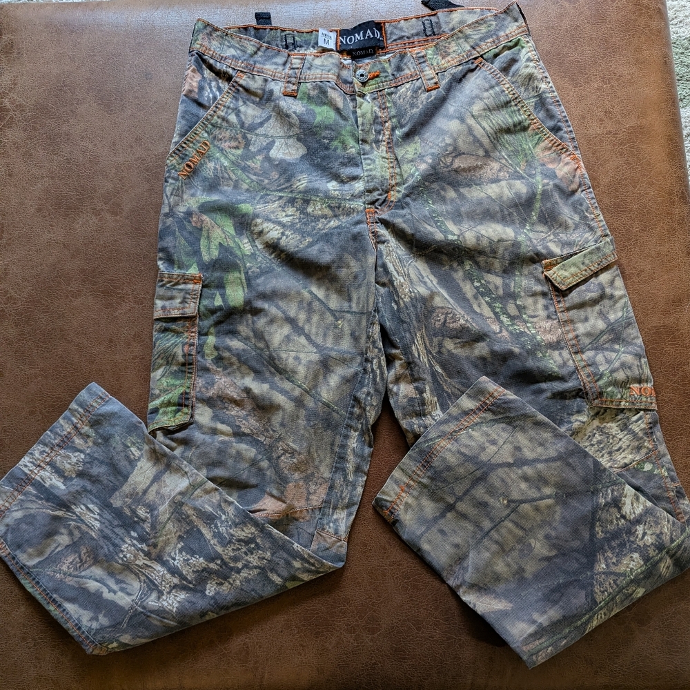 Nomad Camouflage Hunting Pants. Size Medium.